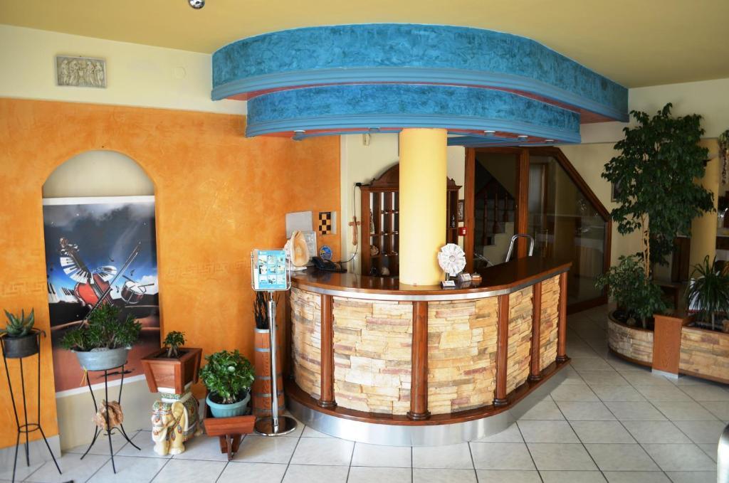 Hotel Europe Inn Paralía Екстериор снимка
