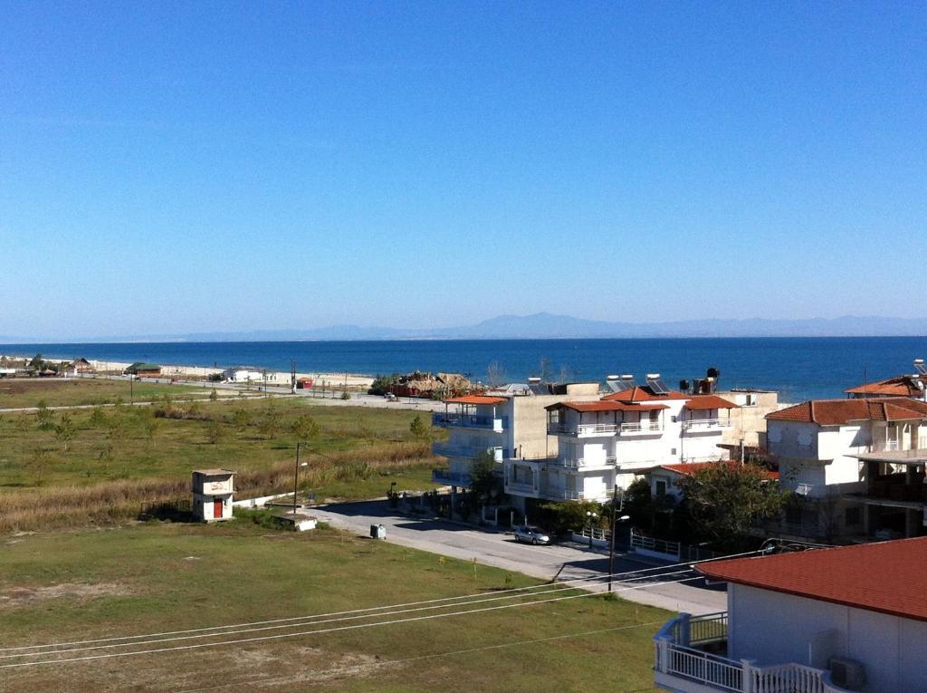 Hotel Europe Inn Paralía Екстериор снимка